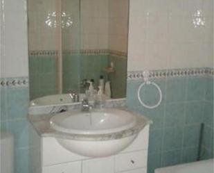 Bathroom of Flat to rent in Gandesa