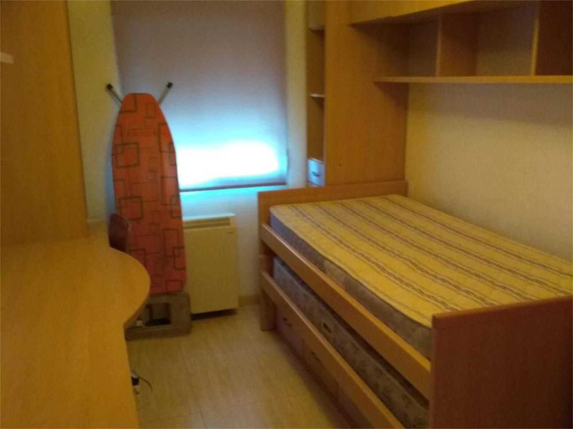 Casa adosada per a compartir a Travesía Peñuelas, 12, Ctra. Circunvalación - La Magdalena