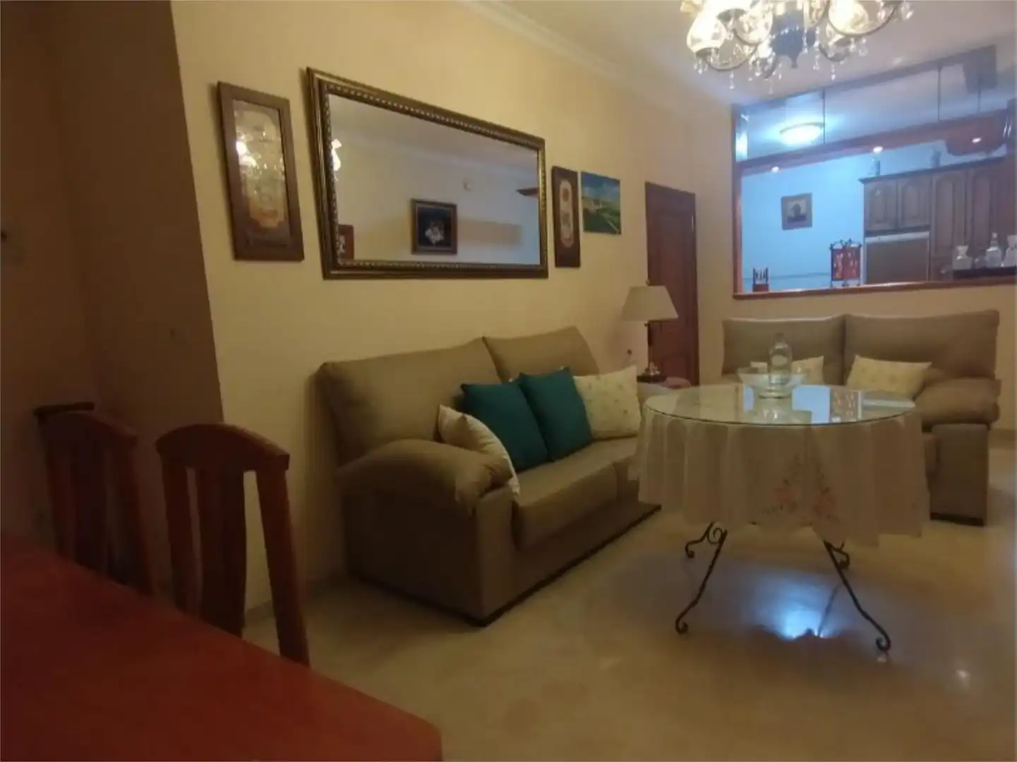 Sala de estar de Casa adosada de alquiler en Lora del Río con Aire acondicionado, Calefacción y Terraza