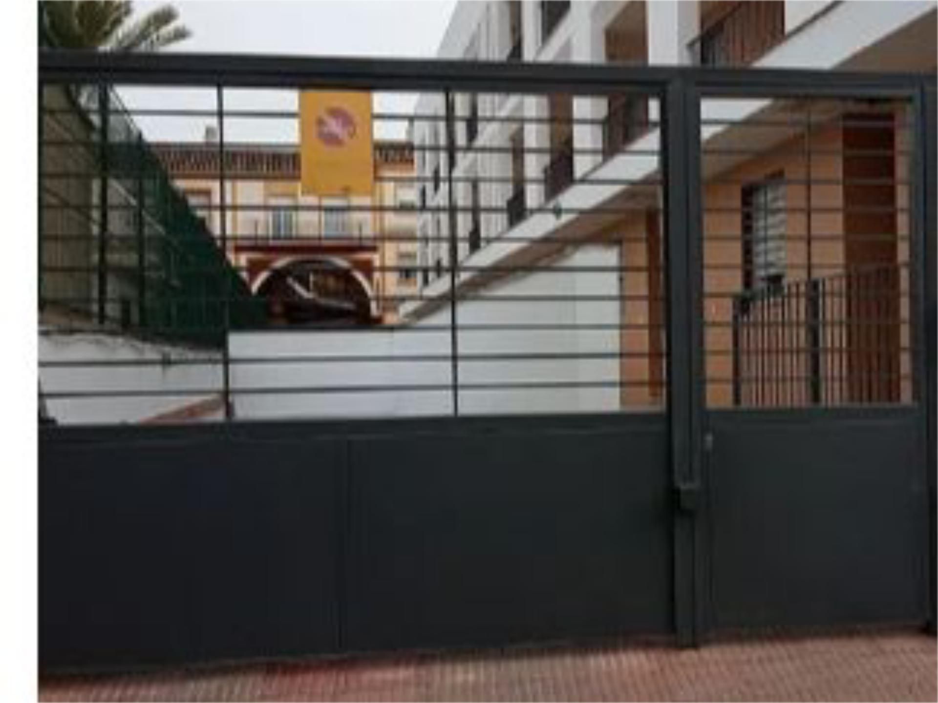 Außenansicht von Garage miete in Alcalá del Río