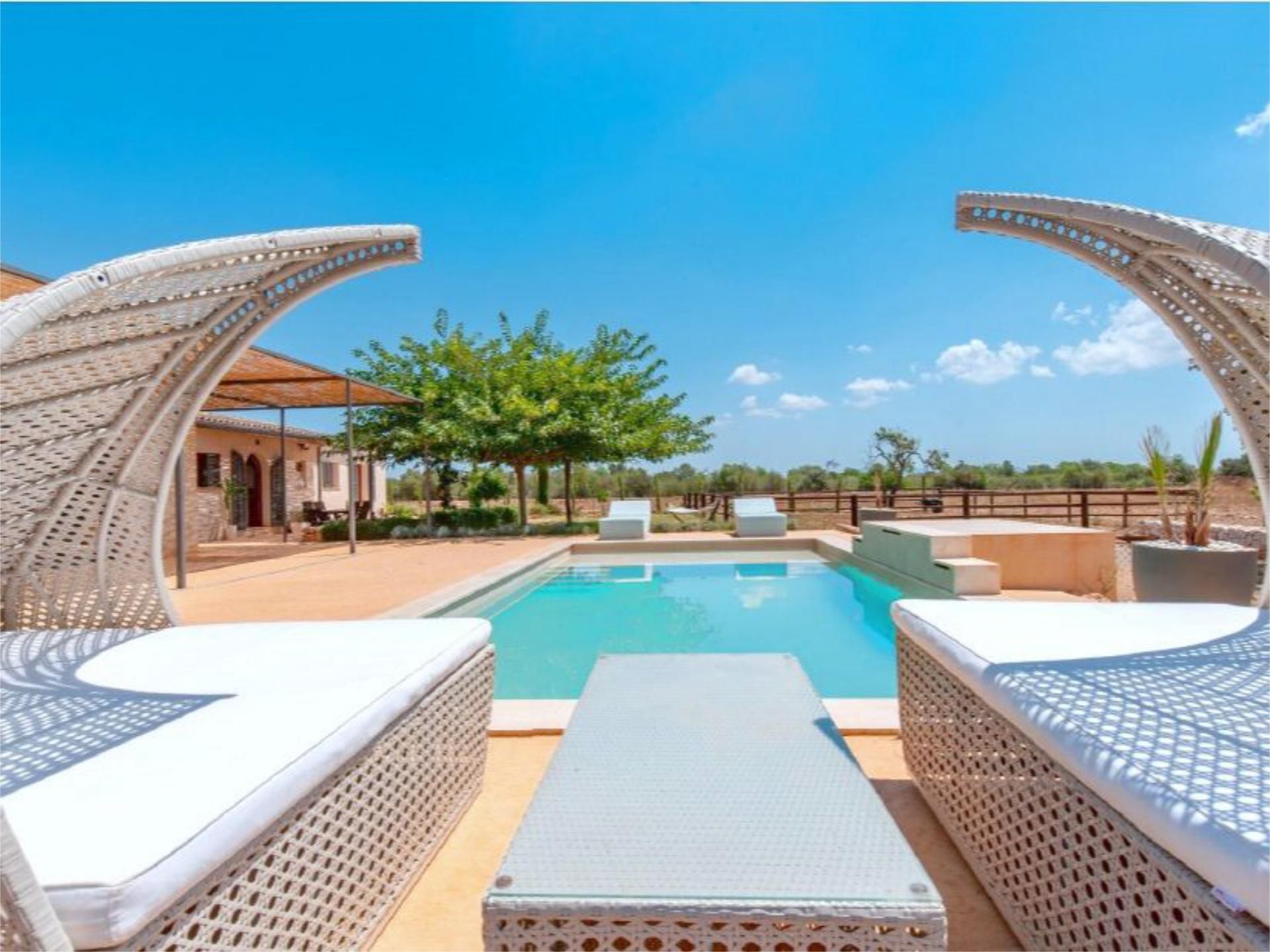 Piscina de Casa o xalet de lloguer en Campos amb Aire condicionat, Calefacció i Jardí privat