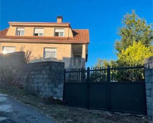 Exterior view of Single-family semi-detached for sale in Padrenda  with Terrace