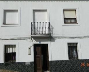 Vista exterior de Casa o xalet en venda en Cabeza la Vaca amb Terrassa