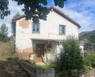 Vista exterior de Casa o xalet en venda en Aller amb Terrassa