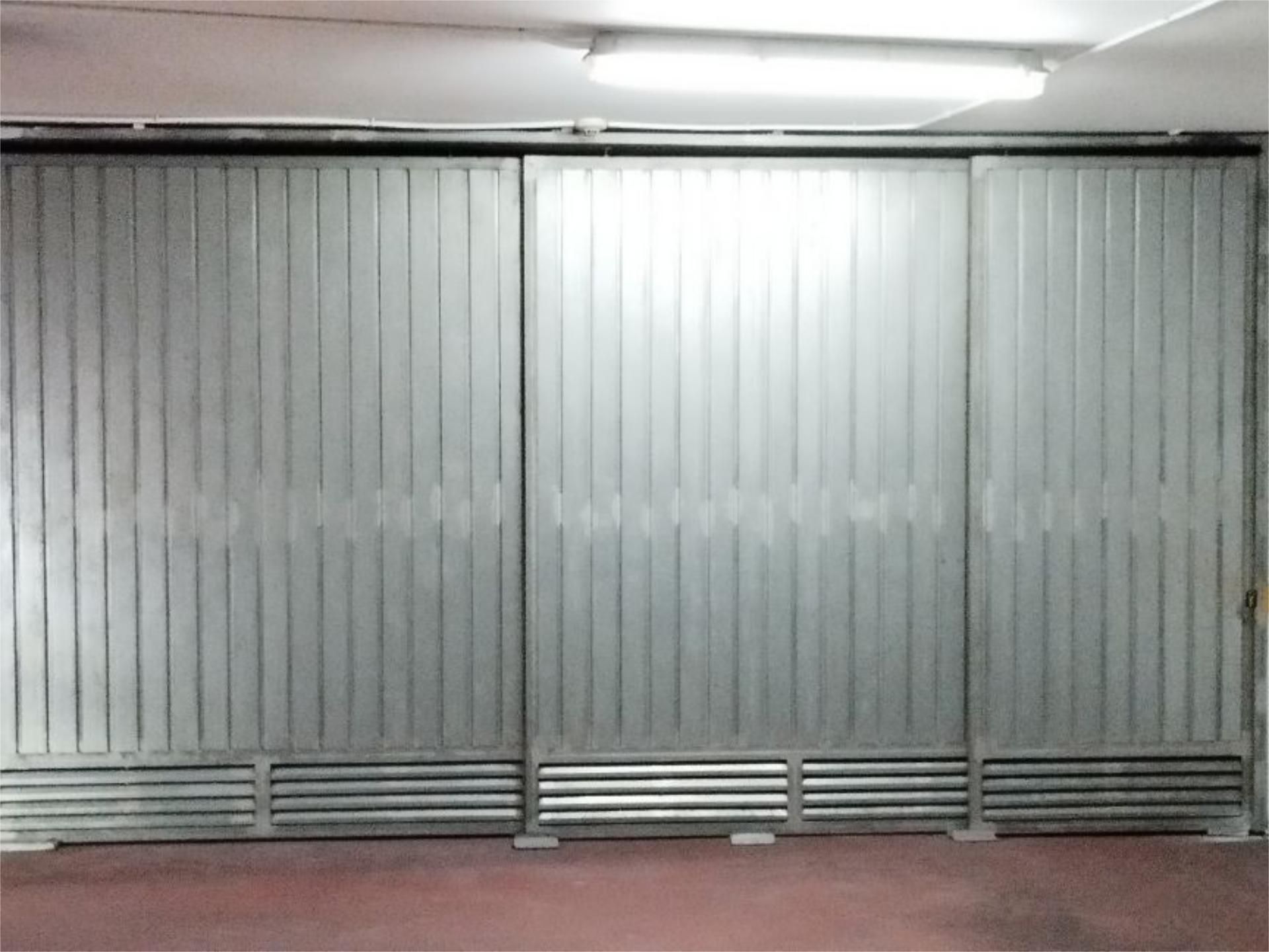 Exterior view of Garage for sale in Vilagarcía de Arousa
