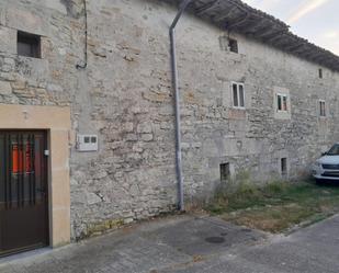 Exterior view of Single-family semi-detached for sale in Villarcayo de Merindad de Castilla la Vieja  with Terrace