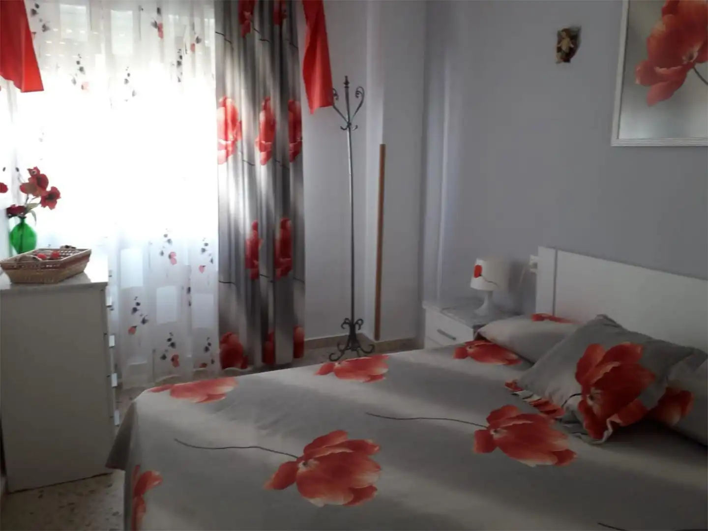Flat for rent in Paseo Marítimo, 25, Valdelagrana Bedroom of Flat for rent in El Puerto de Santa María with Terrace, Swimming Pool and Furnished
