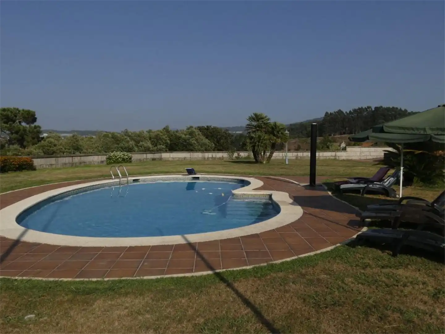 Houses for sale in Rua da Ruibal, 55, Zona Fernández Ladreda Swimming pool of Houses for sale in Pontevedra Capital with Heating, Private garden and Parquet flooring