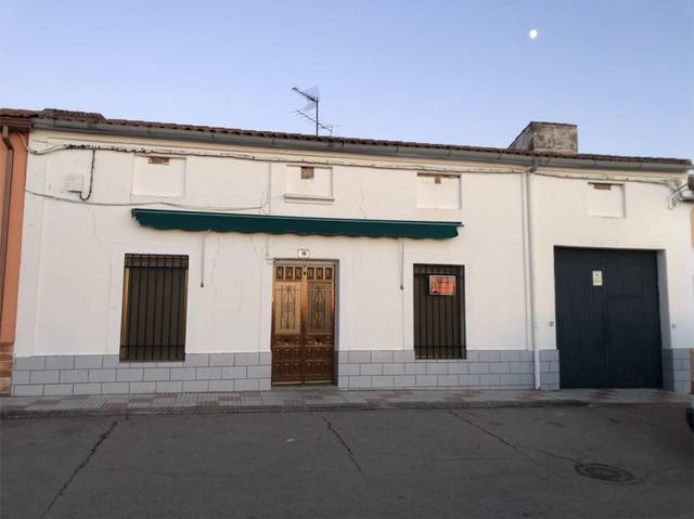 Planta baja en Venta en Plaza España, 1 en Campo Lugar