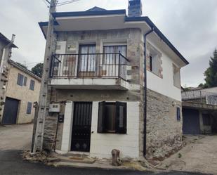 Vista exterior de Casa adosada en venda en San Justo amb Balcó