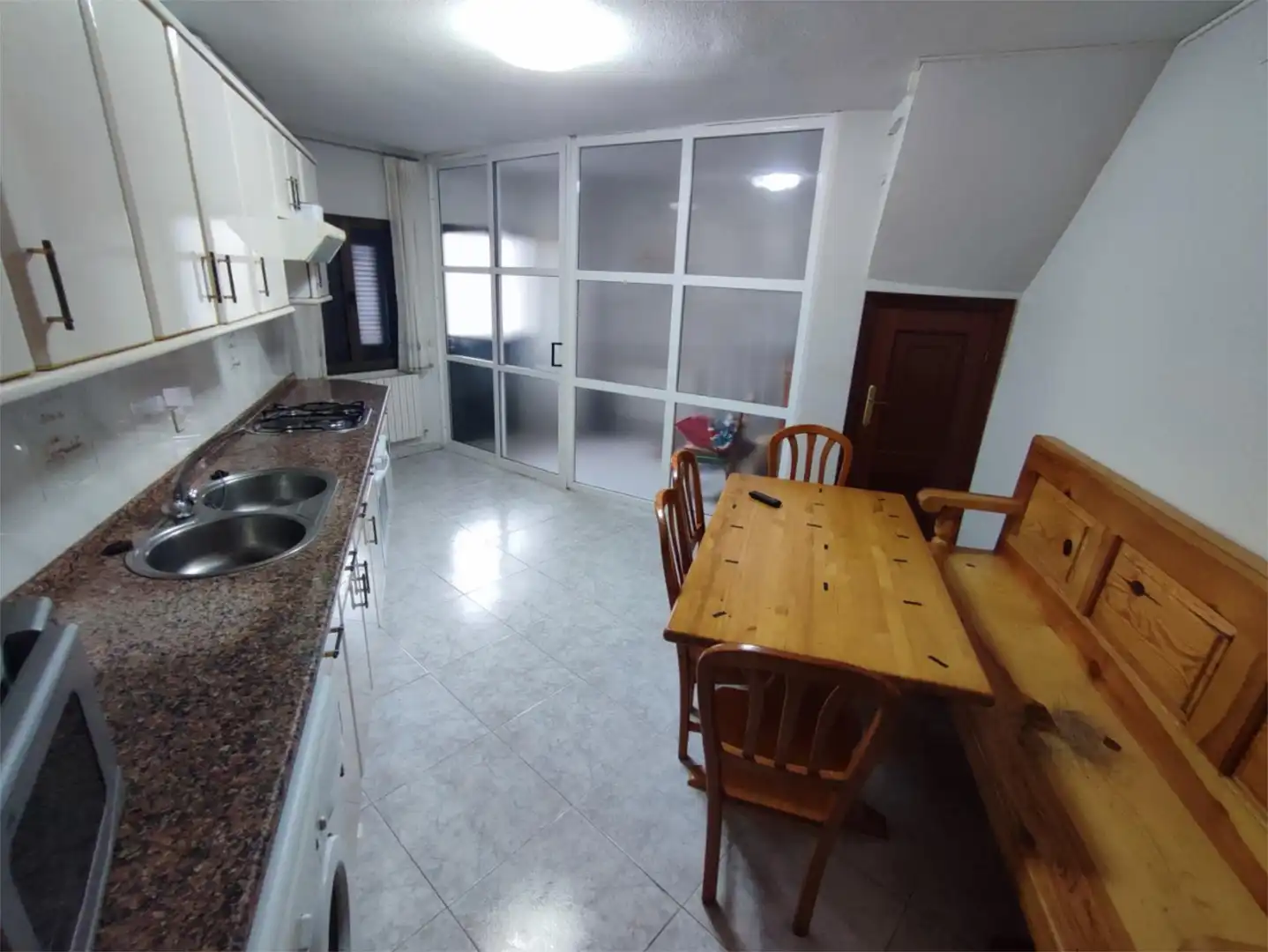 Casa adosada en venta en Calle Valle San Cipri, 24, San Justo Cocina de Casa adosada en venta en San Justo con Calefacción, Amueblado y Horno