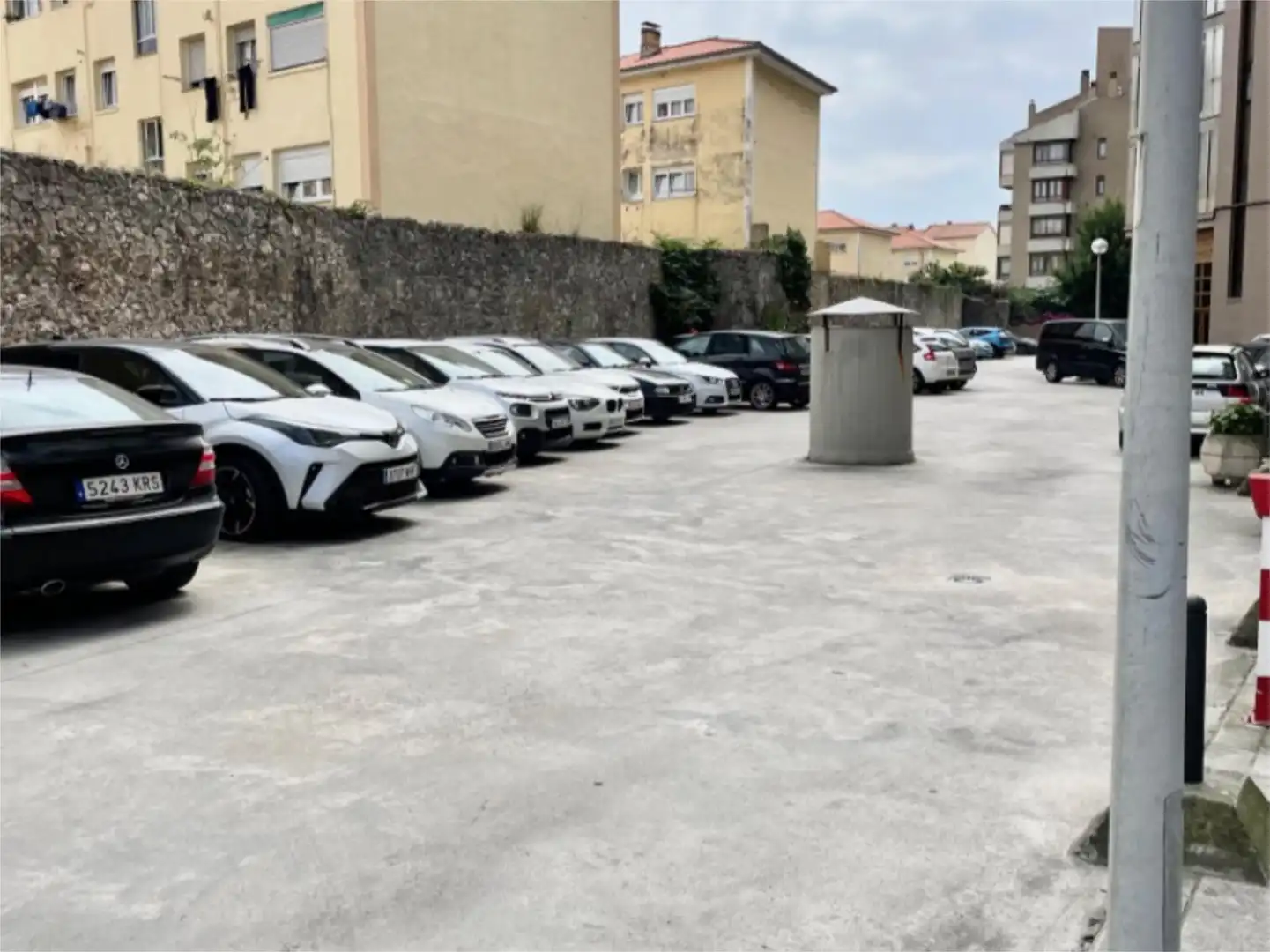 Parkplatz von Büro zum Verkauf in Santander