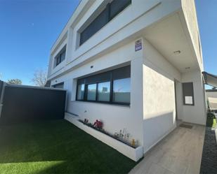 Exterior view of House or chalet for sale in Mairena del Aljarafe