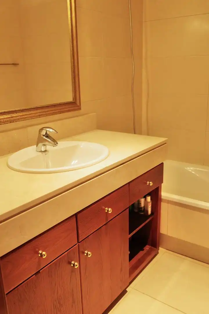 Piso en venta en Poligono S a U, 21, Alcalá Baño de Piso en venta en Guía de Isora con Aire acondicionado, Terraza y Piscina
