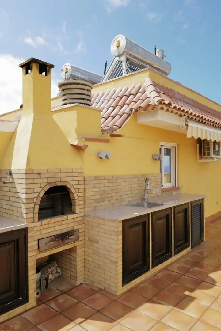 Piso en venta en Poligono S a U, 21, Alcalá Cocina de Piso en venta en Guía de Isora con Aire acondicionado, Terraza y Piscina