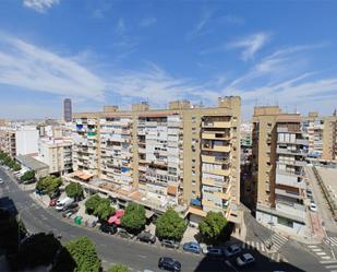 Exterior view of Flat to rent in  Sevilla Capital  with Air Conditioner and Terrace