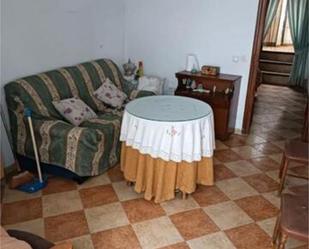 Sala d'estar de Casa o xalet en venda en Igualeja amb Terrassa