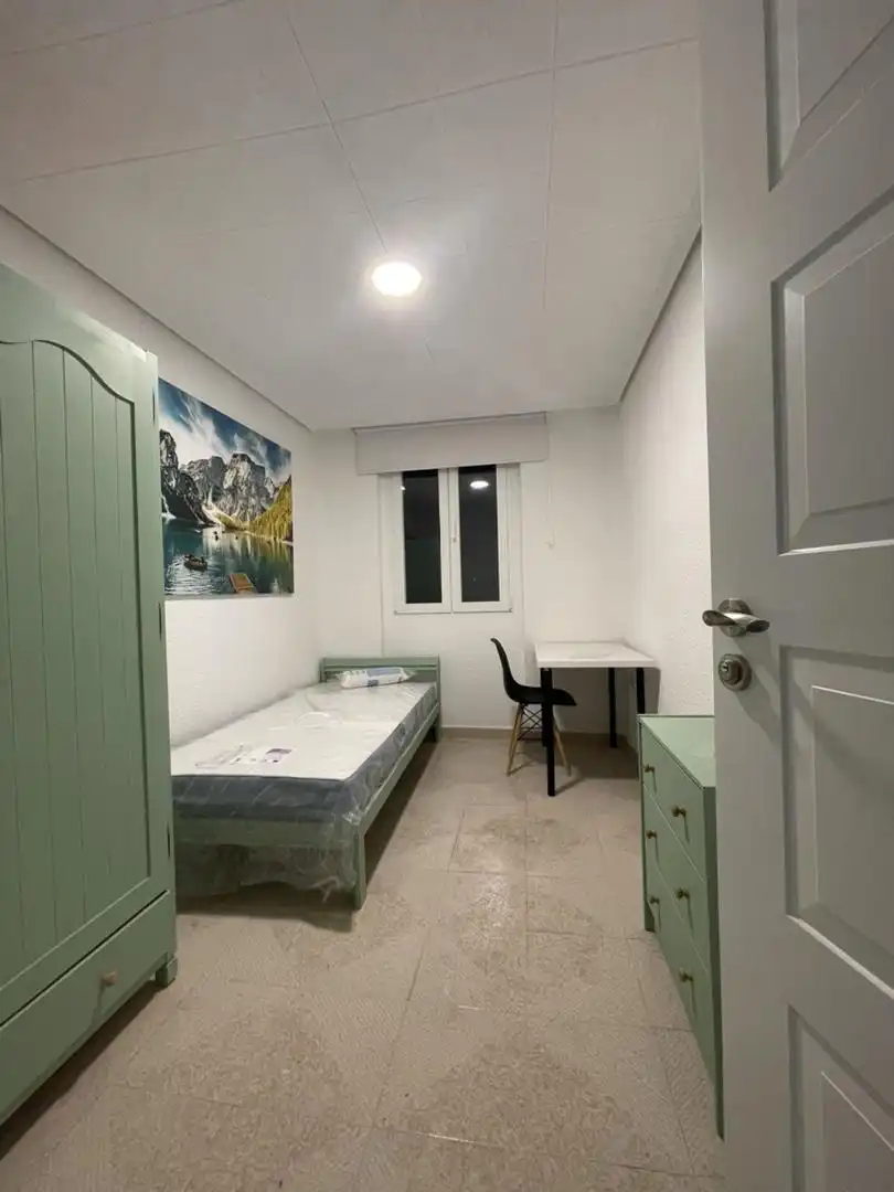 Habitació a Avinguda del Doctor Peset Aleixandre, 137, Marxalenes Habitació a Avinguda del Doctor Peset Aleixandre, 137, Marxalenes