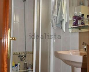 Bathroom of Flat for sale in Getafe  with Air Conditioner, Heating and Furnished