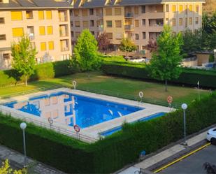 Piscina de Pis en venda en Jaca amb Piscina i Balcó