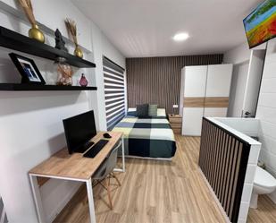 Flat to share in Carrer de Juan Ramón Jiménez, 14, Ensanche - Parque del Oeste