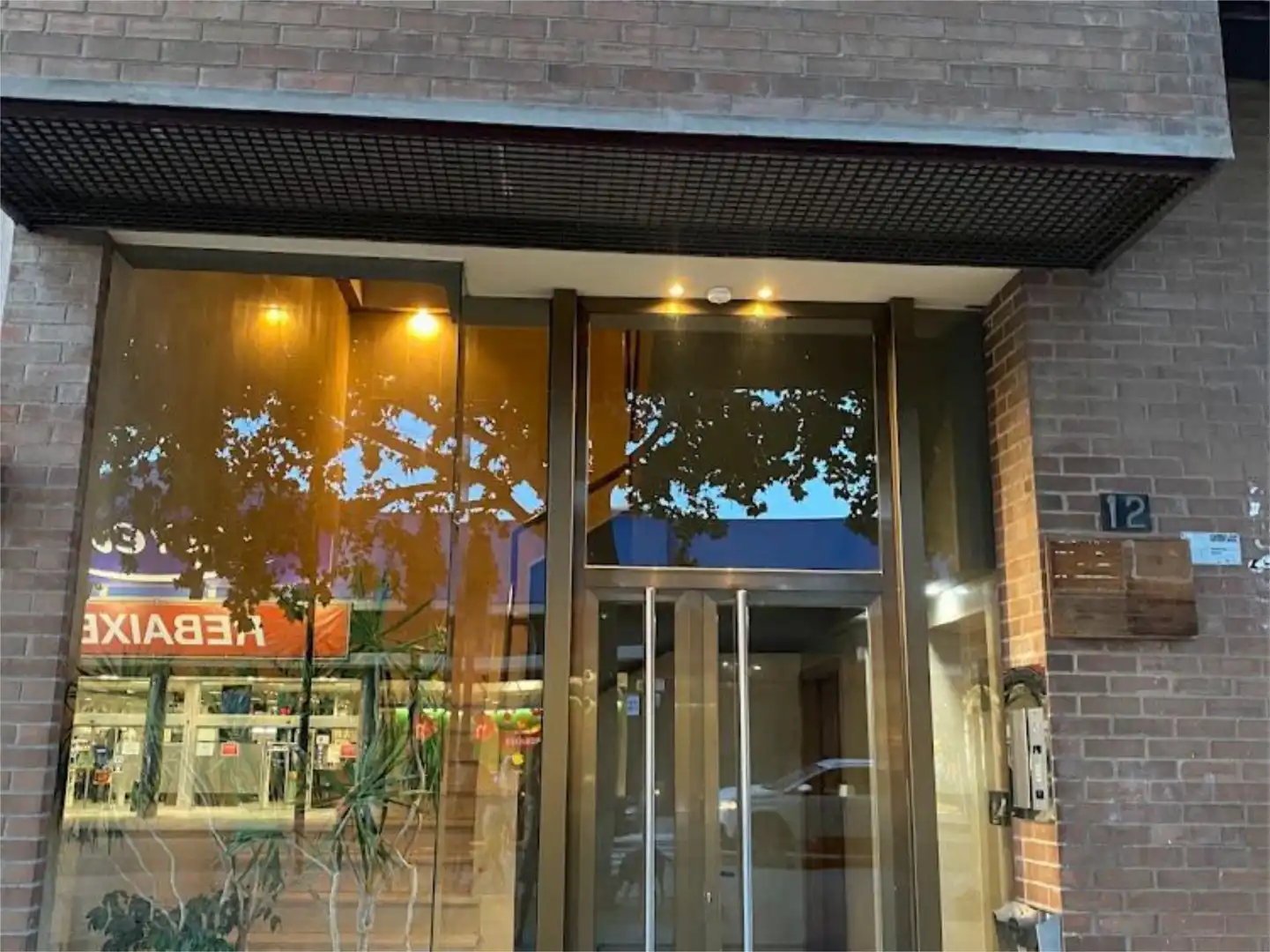 Room in Carrer del Bisbe Irurita, 12, Joc de la Bola - Camps d'Esports Room in Carrer del Bisbe Irurita, 12, Joc de la Bola - Camps d'Esports