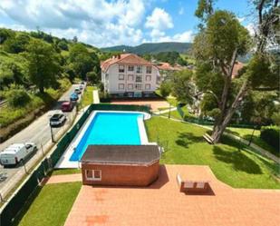 Piscina de Pis de lloguer en Bárcena de Cicero amb Terrassa i Piscina