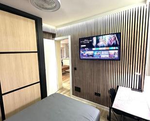 Bedroom of Flat to share in  Madrid Capital  with Air Conditioner and Terrace