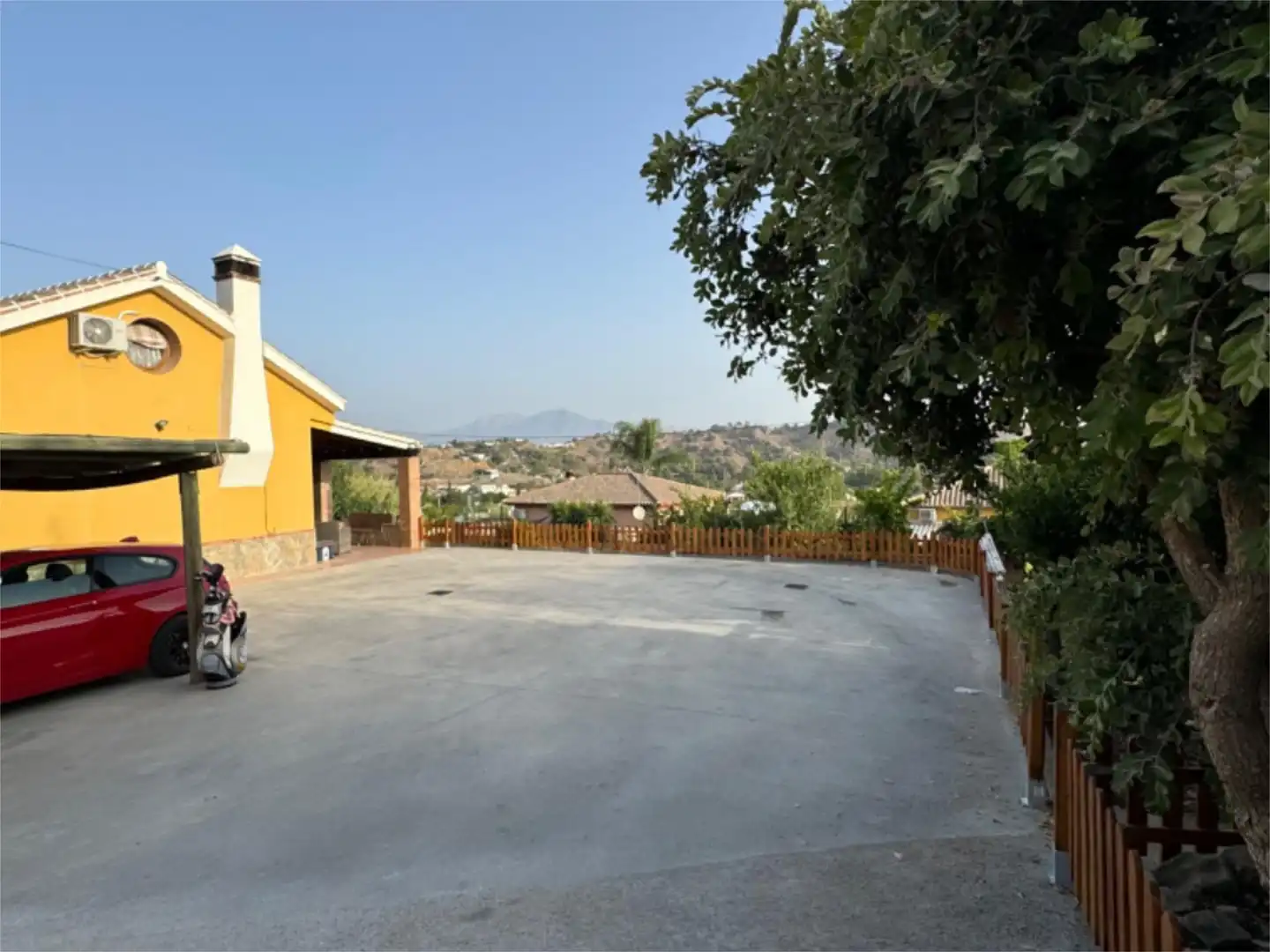 Room in Lugar Partido Valdeperales, 42, Coín Exterior view of Flat for share in Coín with Air Conditioner, Heating and Private garden