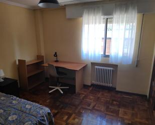 Bedroom of Flat to share in Valladolid Capital  with Terrace and Balcony