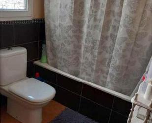 Bathroom of Flat for sale in Almagro  with Terrace