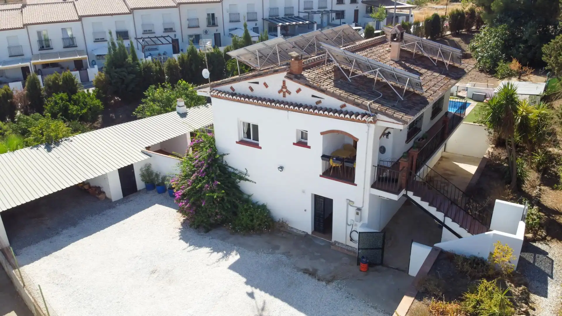 Casa adosada en venda a Travesía Chorro Bermejo, 2, Álora Vista exterior de Casa adosada en venda en Álora amb Aire condicionat, Calefacció i Jardí privat