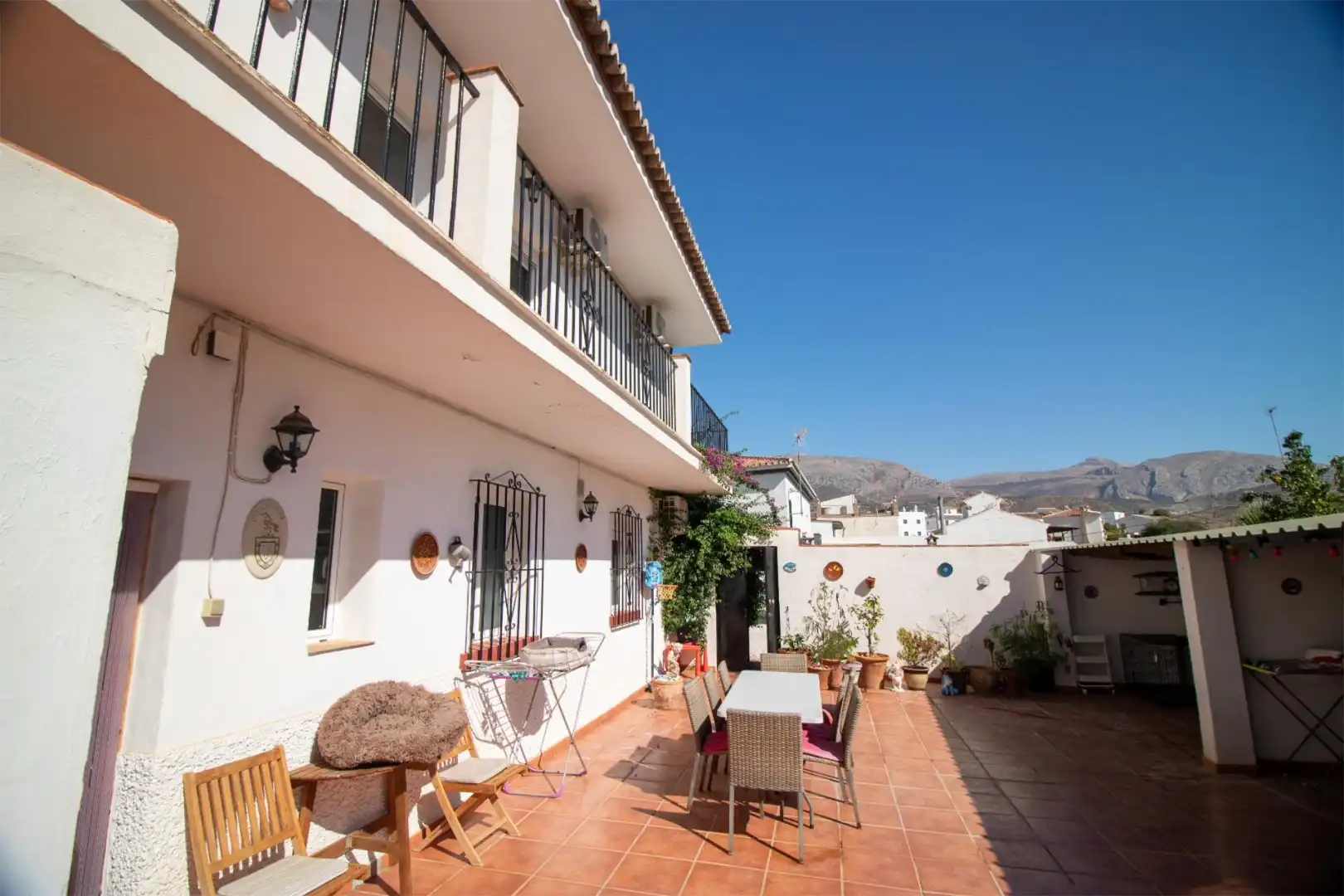 Casa adosada en venda a Travesía Chorro Bermejo, 2, Álora Vista exterior de Casa adosada en venda en Álora amb Aire condicionat, Calefacció i Jardí privat