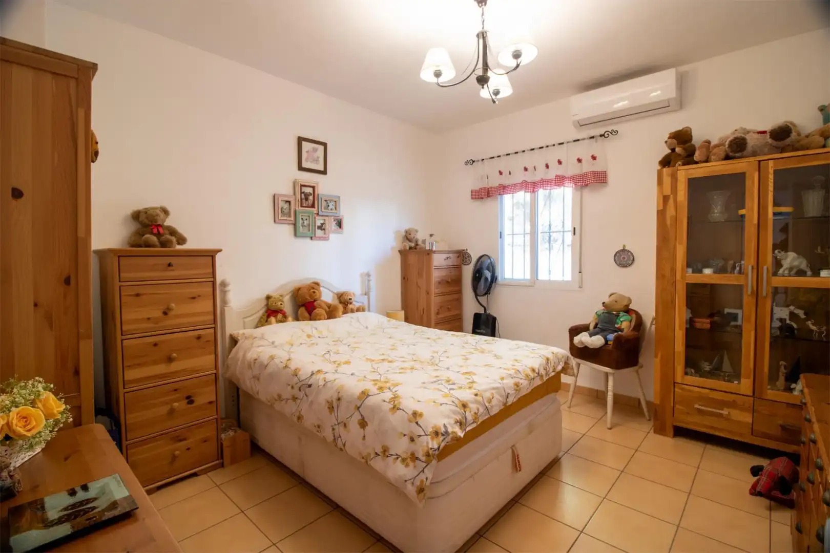 Casa adosada en venda a Travesía Chorro Bermejo, 2, Álora Dormitori de Casa adosada en venda en Álora amb Aire condicionat, Calefacció i Jardí privat