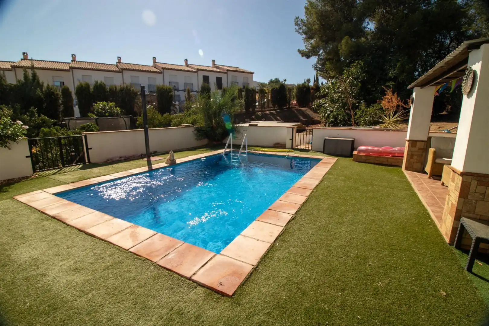 Casa adosada en venda a Travesía Chorro Bermejo, 2, Álora Piscina de Casa adosada en venda en Álora amb Aire condicionat, Calefacció i Jardí privat