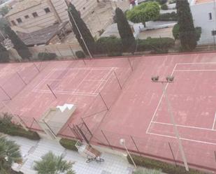 Aparcament de Apartament de lloguer en Chiclana de la Frontera amb Terrassa i Piscina