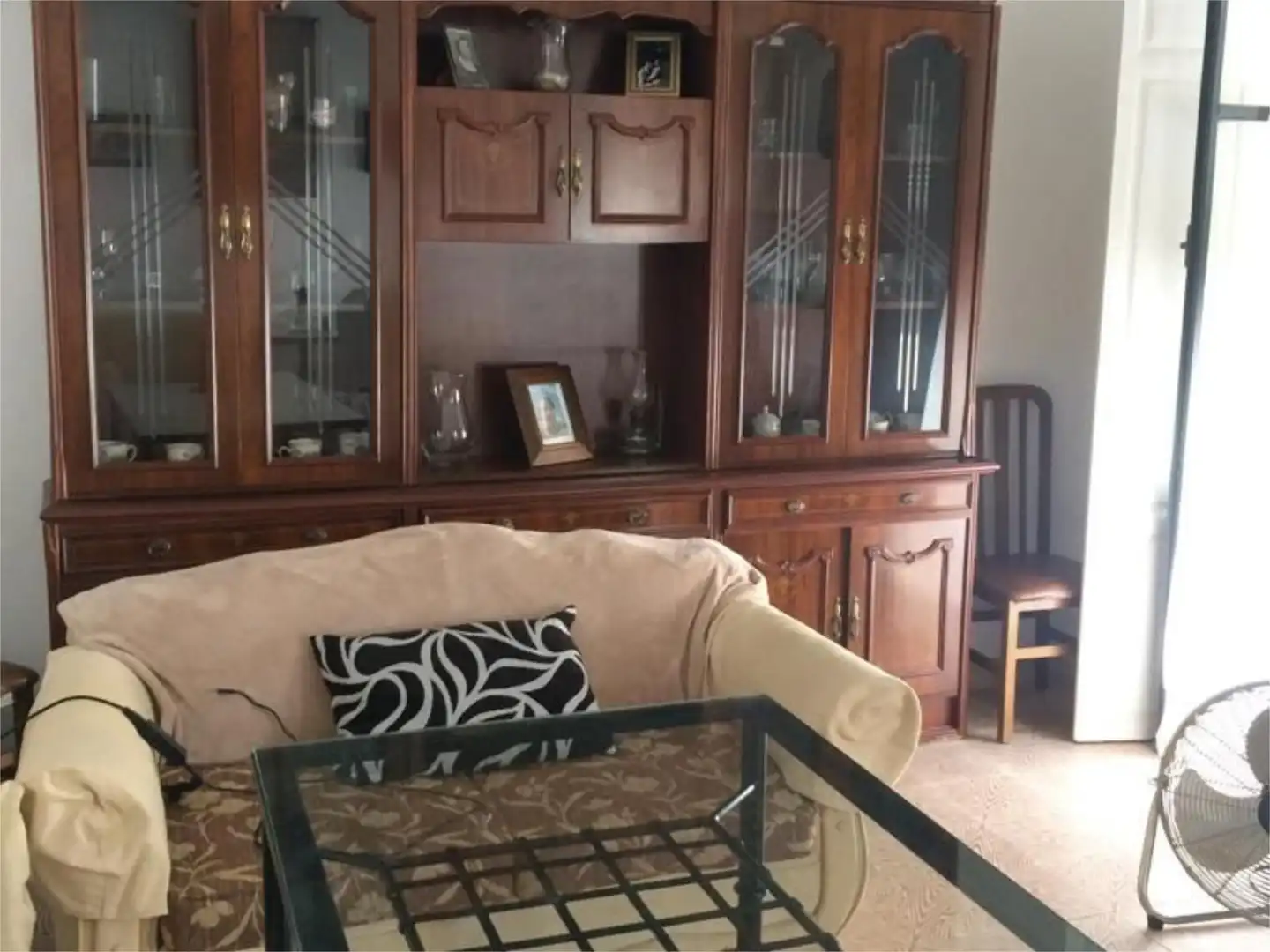 Sala de estar de Casa adosada en venta en Carmona con Terraza, Trastero y Balcón