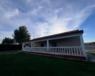 Exterior view of House or chalet for sale in  Zaragoza Capital  with Terrace and Balcony