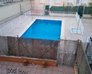 Swimming pool of Single-family semi-detached for sale in Fuentes de Ebro