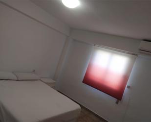 Bedroom of Flat to share in  Valencia Capital  with Air Conditioner and Balcony