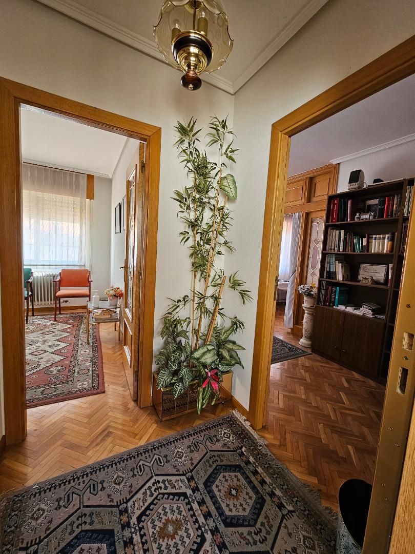 Flat for sale in Palencia Capital  with Heating, Parquet flooring and Furnished