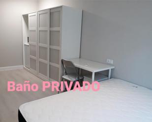 Bedroom of Flat to share in A Coruña Capital 