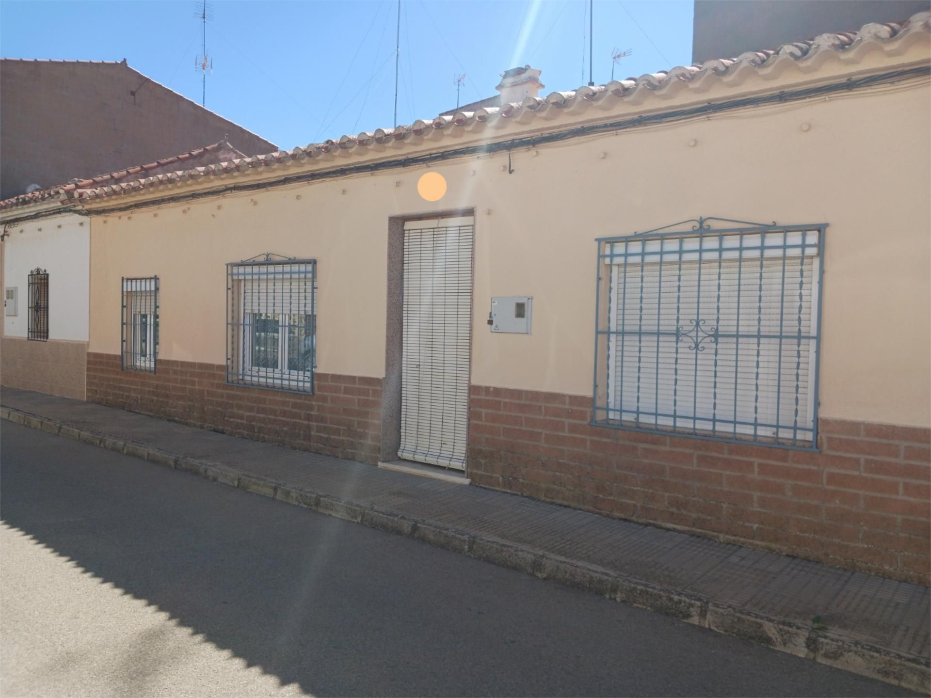 Exterior view of Planta baja for sale in Villarrobledo  with Heating and Storage room