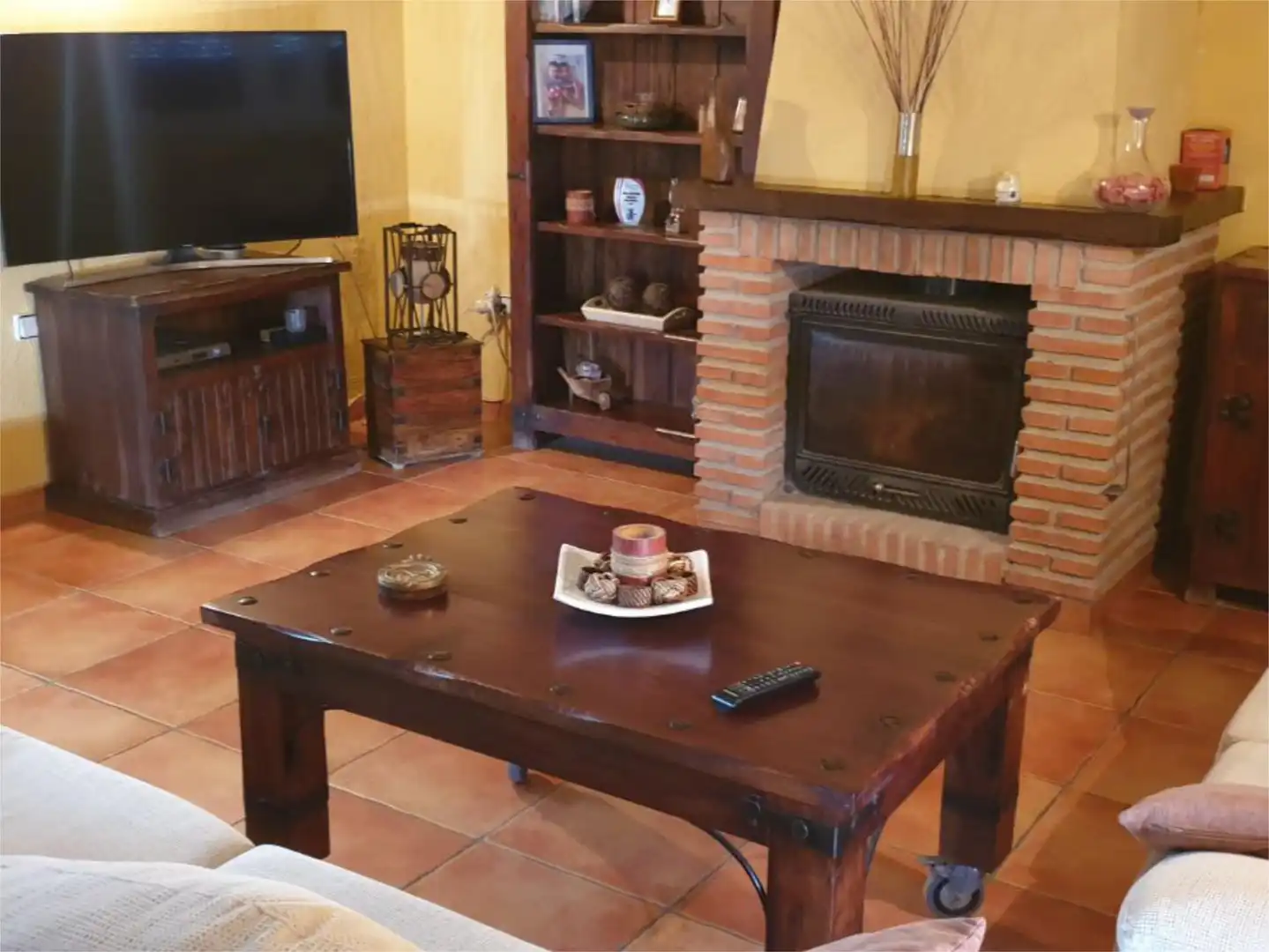 Casa o chalet en venta en Calle Sierra Sur, 25, Los Villares Sala de estar de Casa o chalet en venta en Los Villares con Terraza, Piscina y Balcón