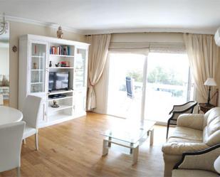 Living room of Flat to rent in Marbella  with Air Conditioner, Terrace and Balcony