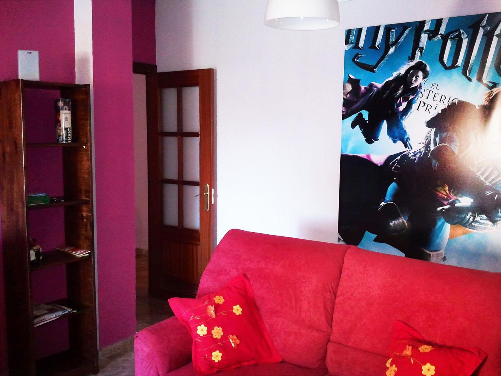 Bedroom of Flat for share in  Sevilla Capital  with Air Conditioner, Heating and Private garden