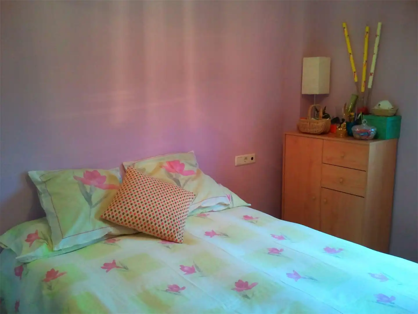 Bedroom of Flat for share in Sevilla  with Air Conditioner, Heating and Private garden