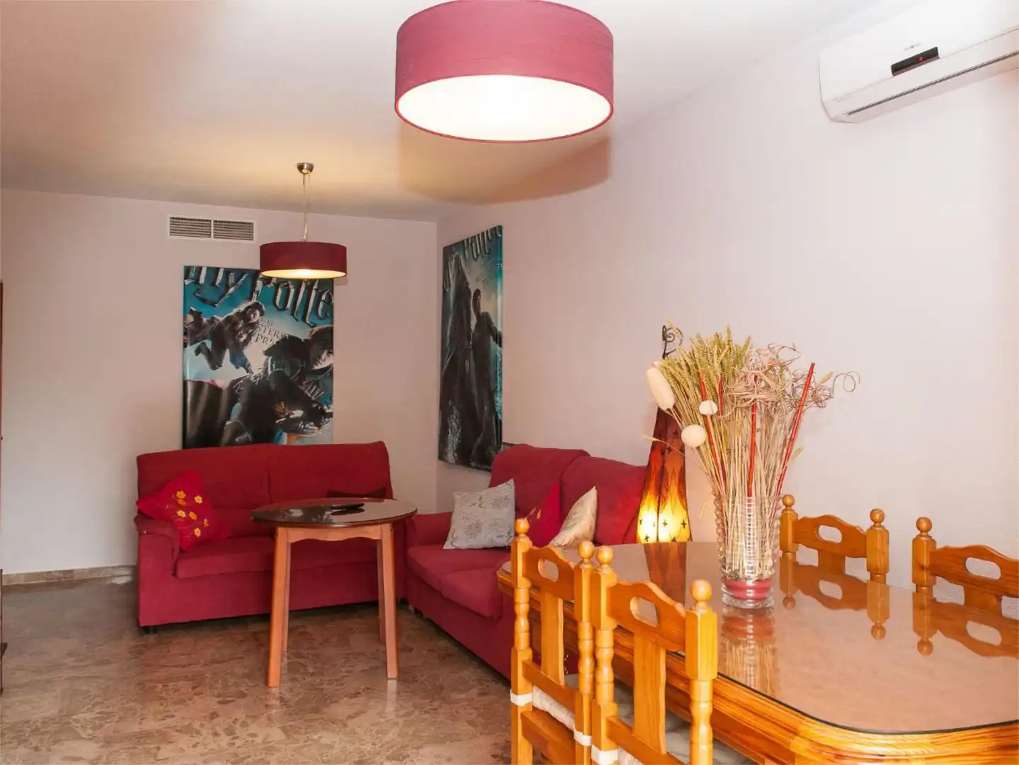 Living room of Flat for share in Sevilla  with Air Conditioner, Heating and Private garden