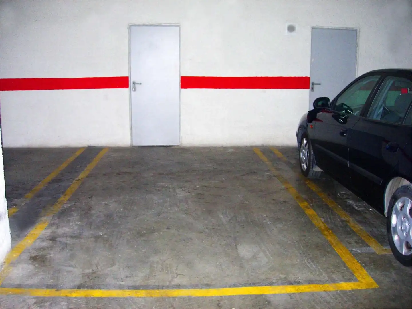 Parking of Flat for share in Sevilla  with Air Conditioner, Heating and Private garden