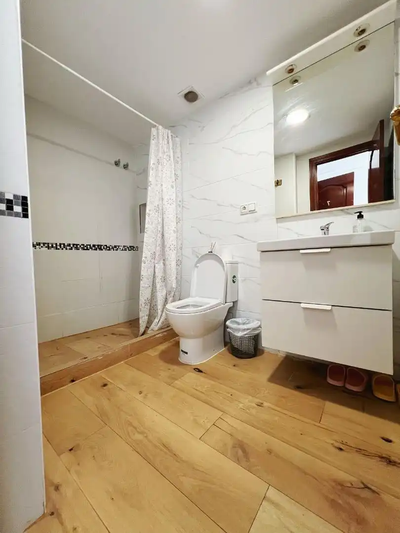 Badezimmer von Wohnungen zur Miete in L'Hospitalet de Llobregat